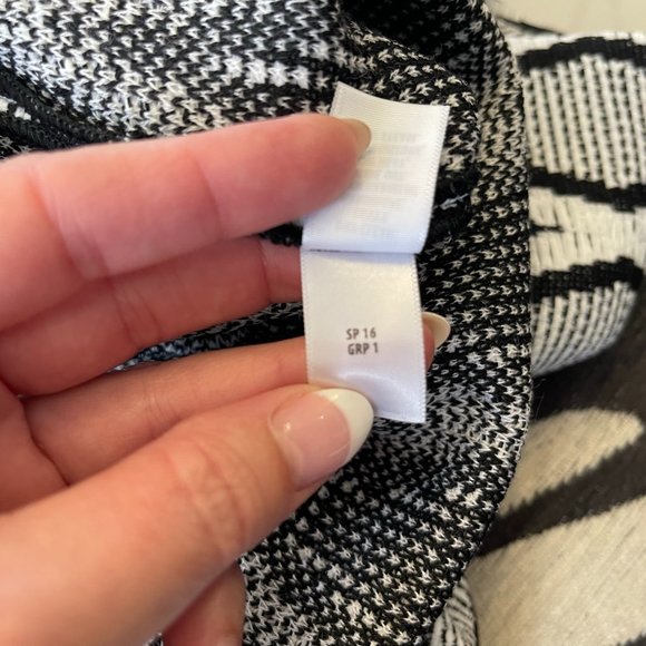 ST. JOHN Black Label Zip Front 3/4 Sleeve Jacket Style#K61G0K1 - Picture 11 of 11